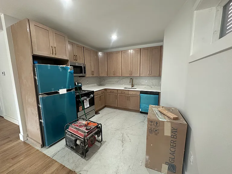 161 Bidwell Ave — Photo 3