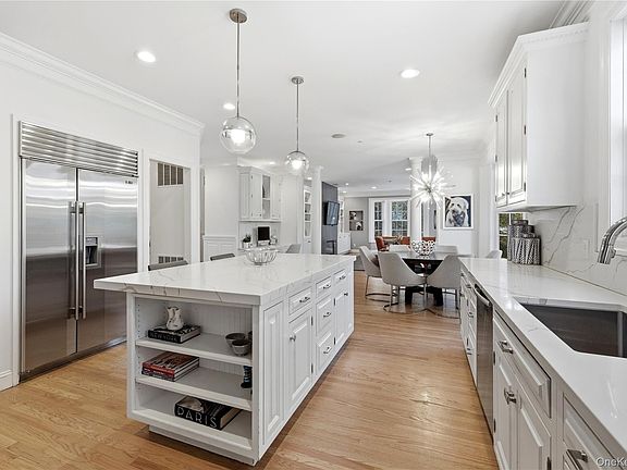 5th image of 3 Pondfield Drive S