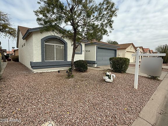 3rd image of 1812 E PEACH TREE Drive