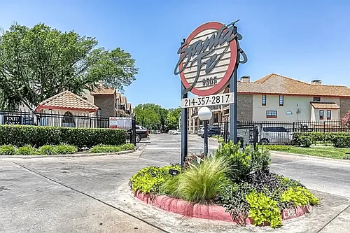 Santa Fe Apartments Photo 1