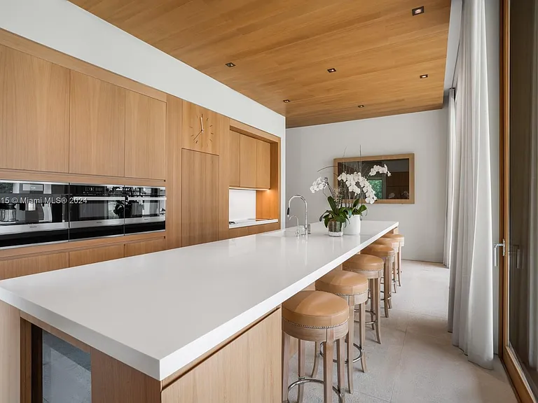 1510 W 25th St — Photo 10