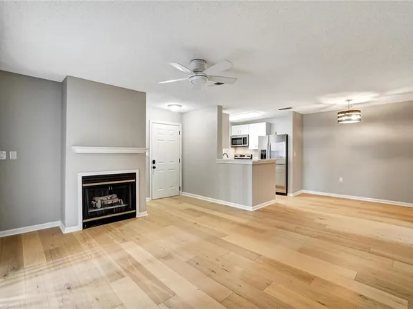 214 Granville Ct, Sandy Springs, GA 30328