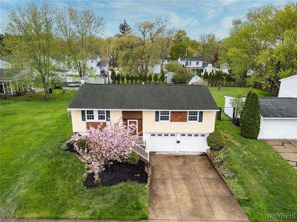 199 Heather Hill Dr, Buffalo, NY 14224