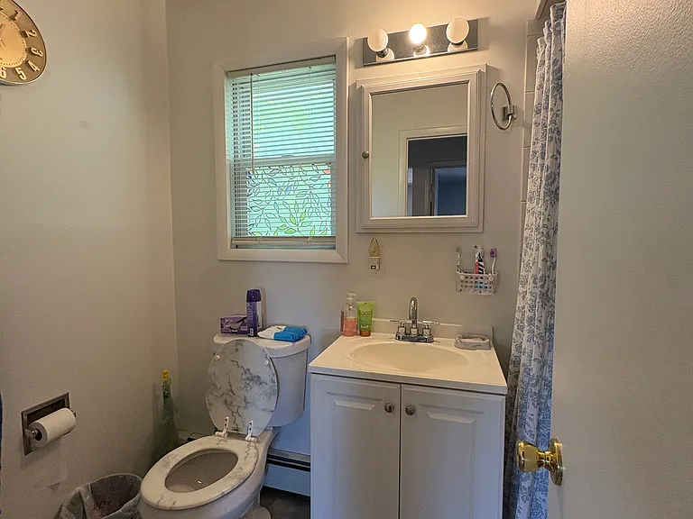 Carey Avenue Apartments — Photo 15