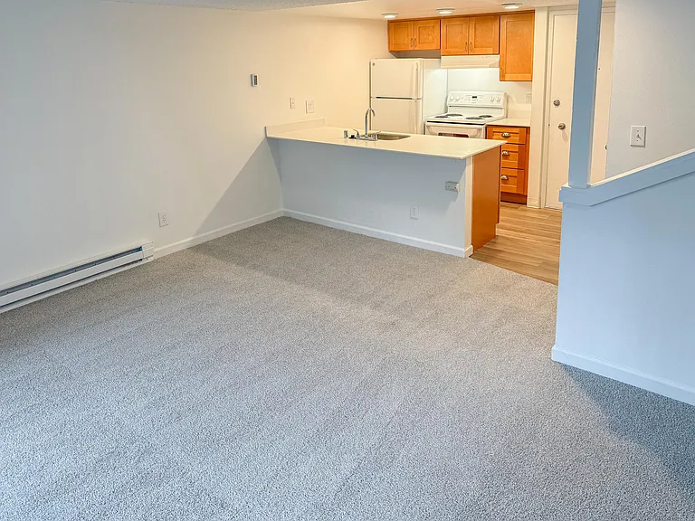 Sandpiper East Apartments — Photo 15