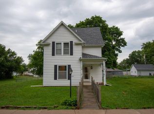 907 Prospect Ave, Malvern, IA 51551