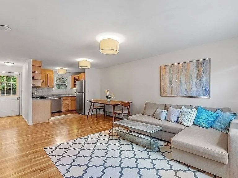 91 Winslow Ave — Photo 2