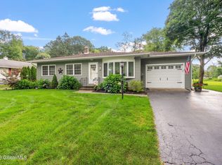 13 Weiser St, Glenmont, NY 12077