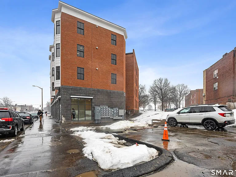1355 Main St #302 — Photo 16