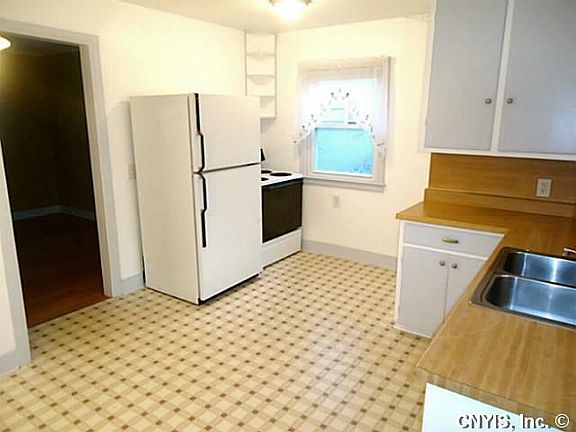 4th image of 139 Gillespie Ave