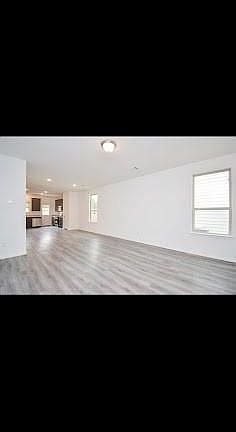 4th image of 16639 Spirit St
