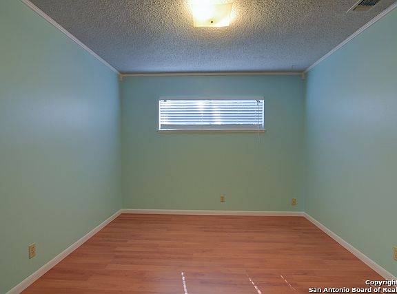 4th image of 510 Crestway Dr
