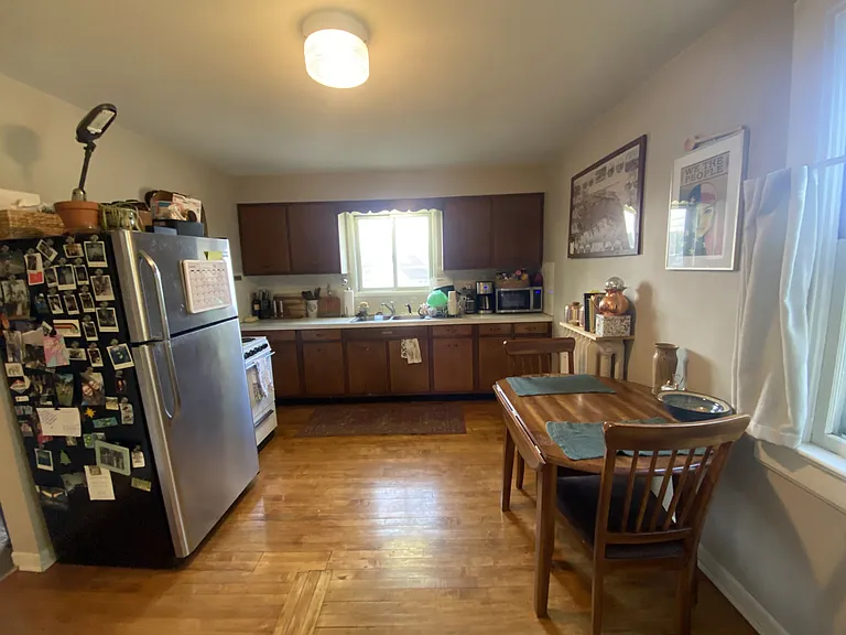 235 W Crescent St — Photo 9
