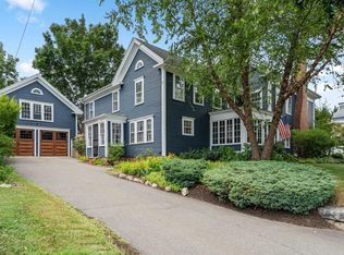 2 Greenwood St, Amesbury, MA 01913