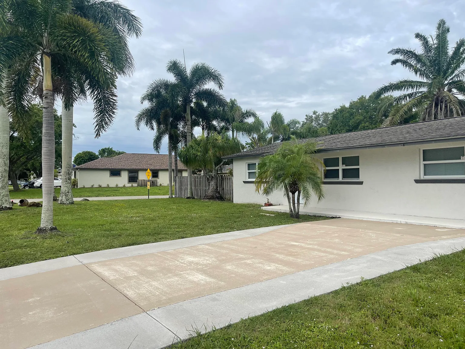 3 bed, 2.0 bath, 1000 sqft, $3,700 — Photo 3