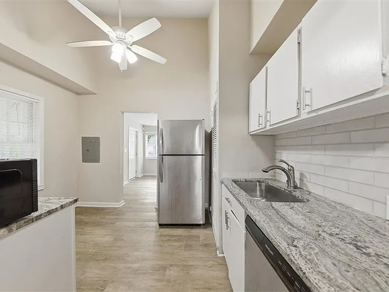 154 Lawton St SW — Photo 12
