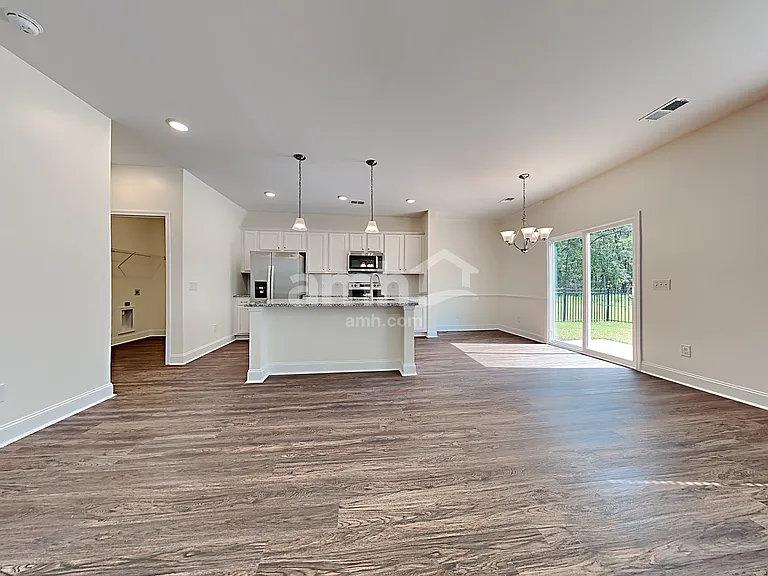 1842 Produce Ln — Photo 6