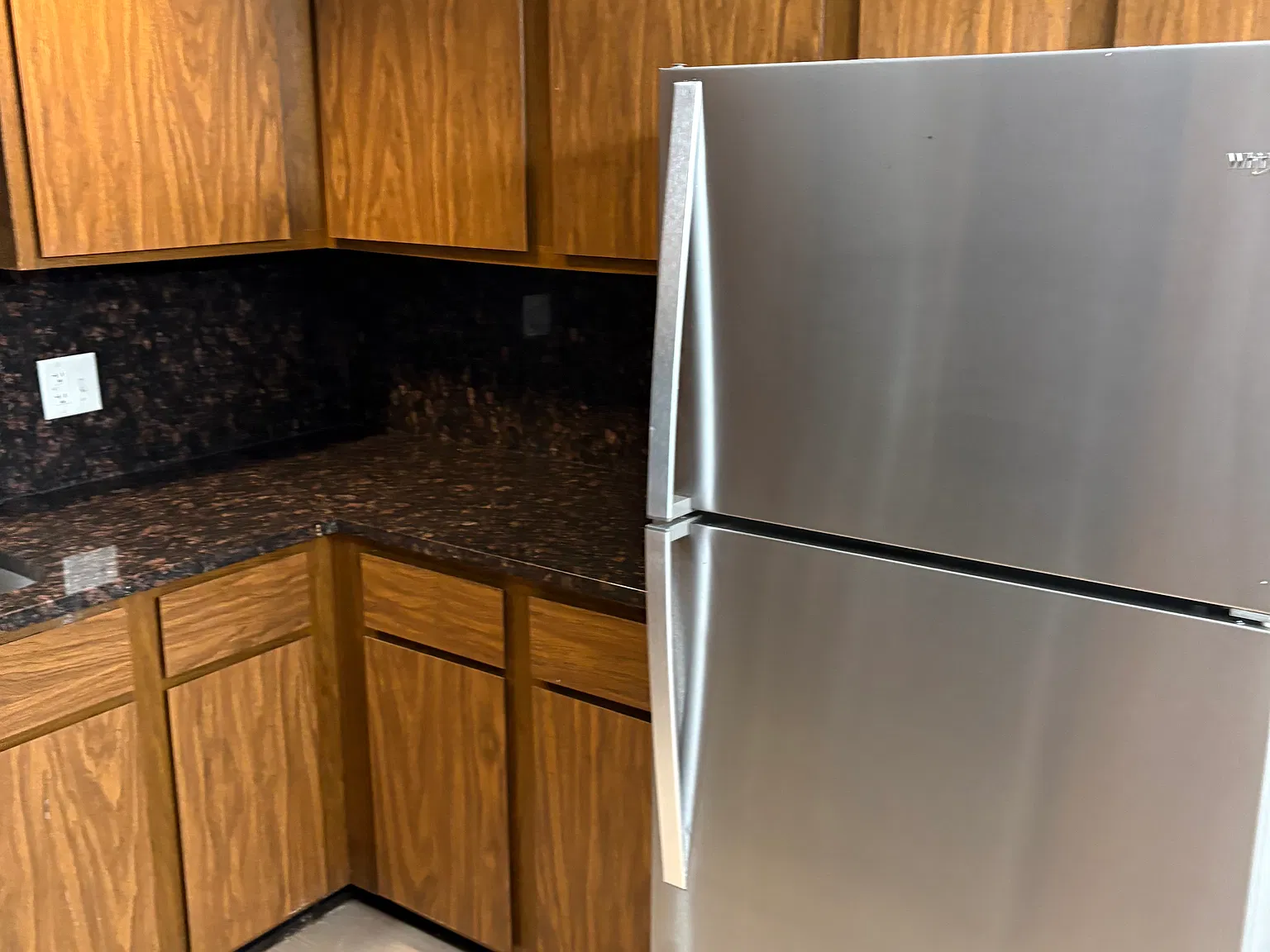 1 bed, 900 sqft, $1,550 — Photo 3