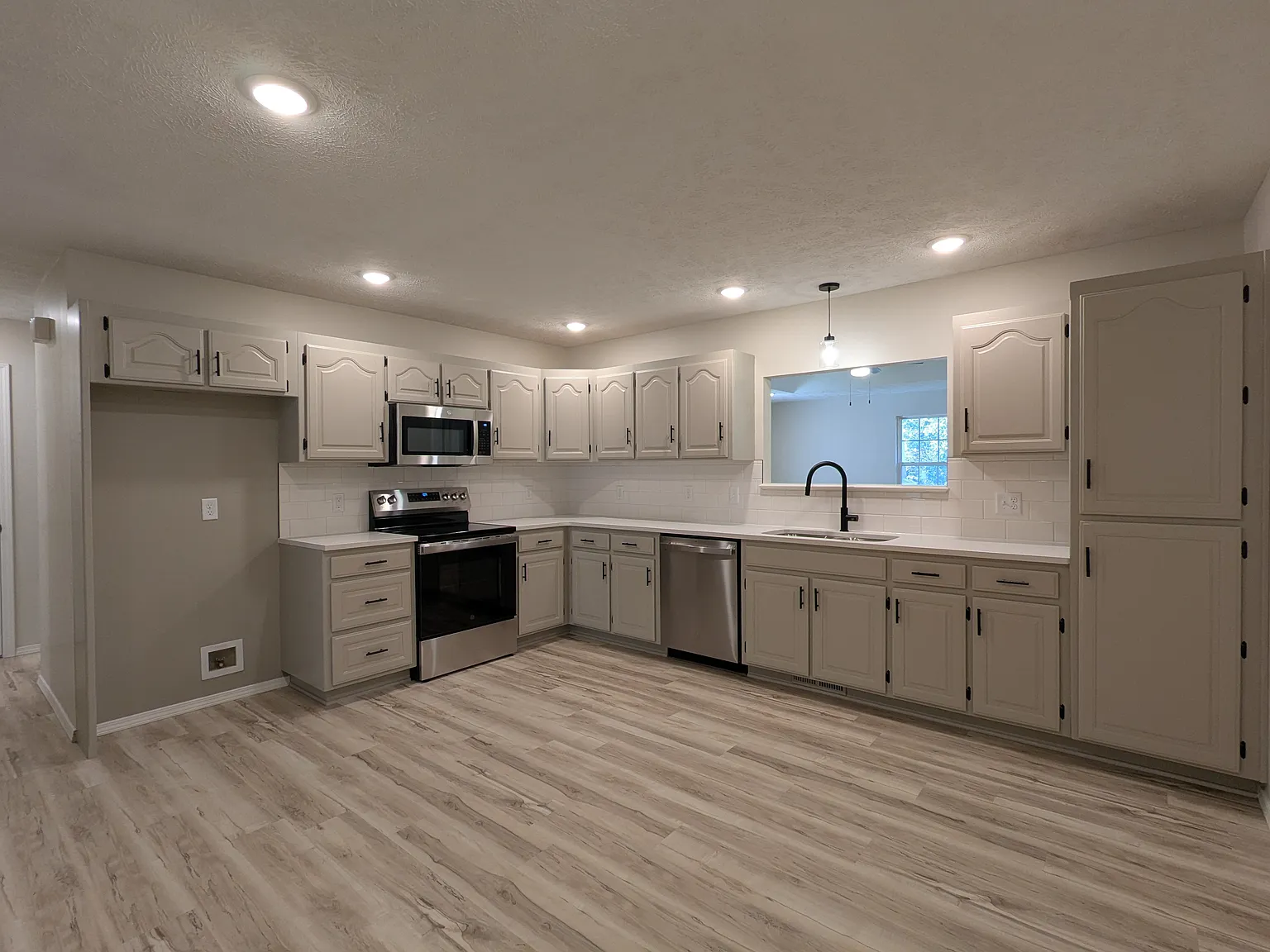 3 bed, 1825 sqft, $1,850 — Photo 4