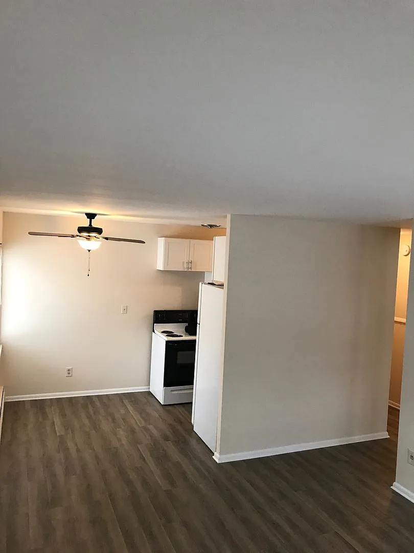 Underhill Apartments — Photo 2