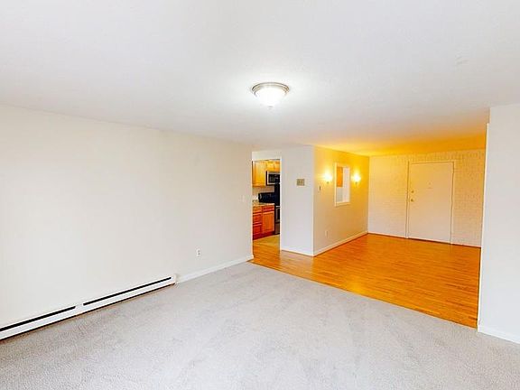 3rd image of 36 Greentree Ln APT 19