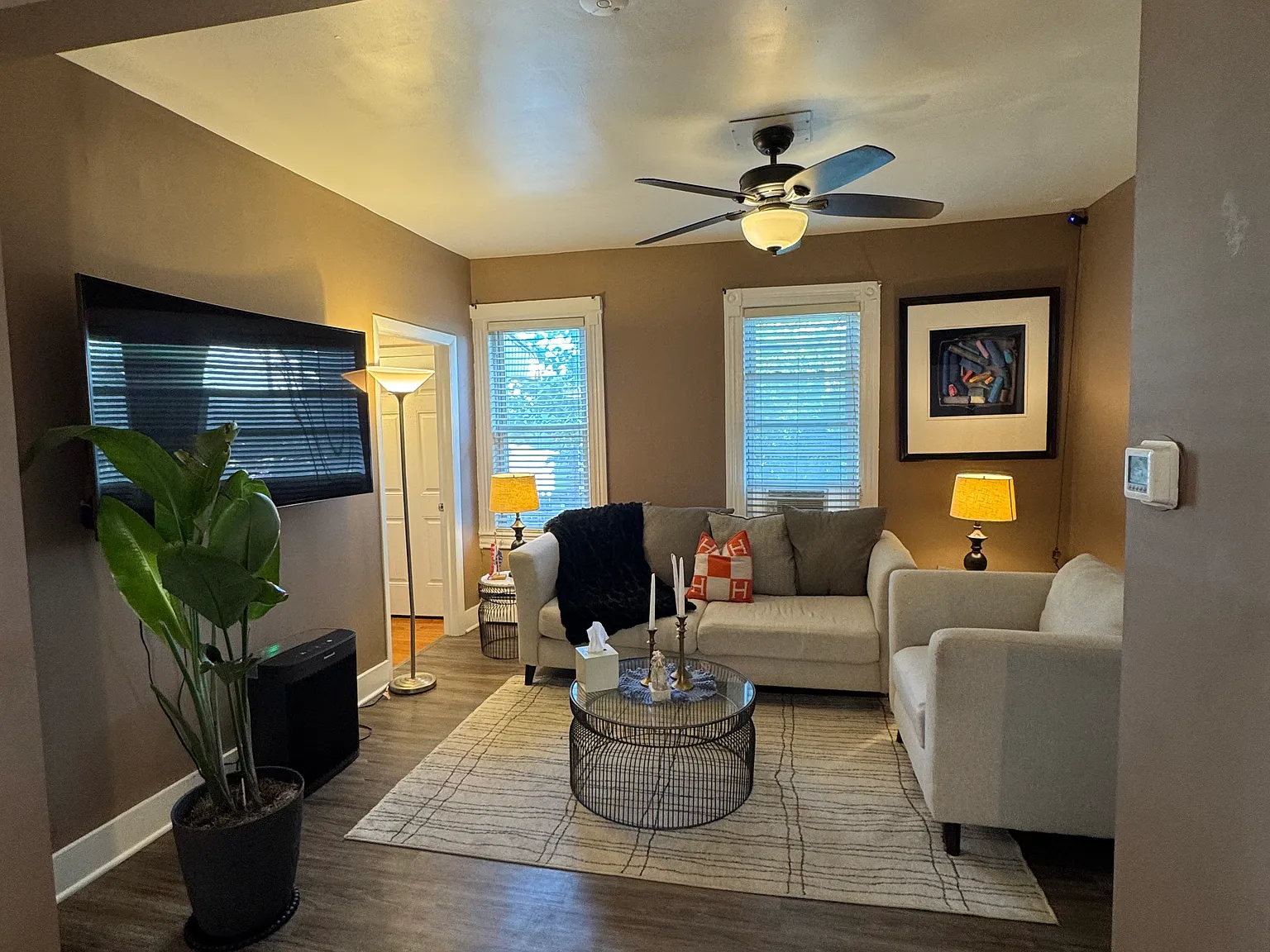 2 bed, 1000 sqft, $2,200 — Photo 3