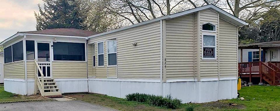 1st image of 824 Linden Cir