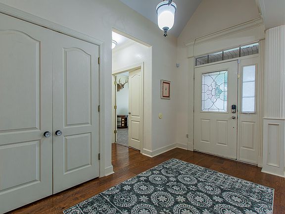 4th image of 6712 Worth Ave E