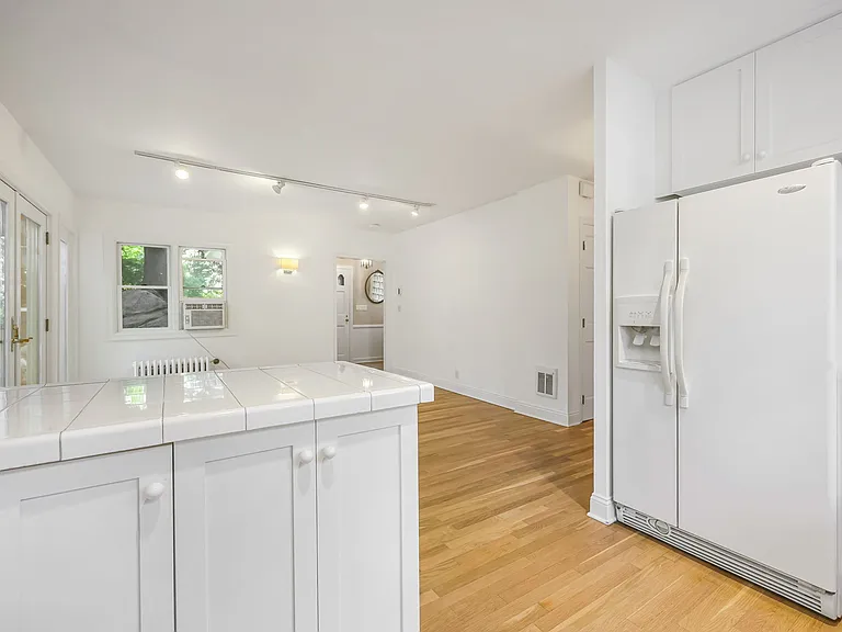 14 Grove Ln — Photo 15