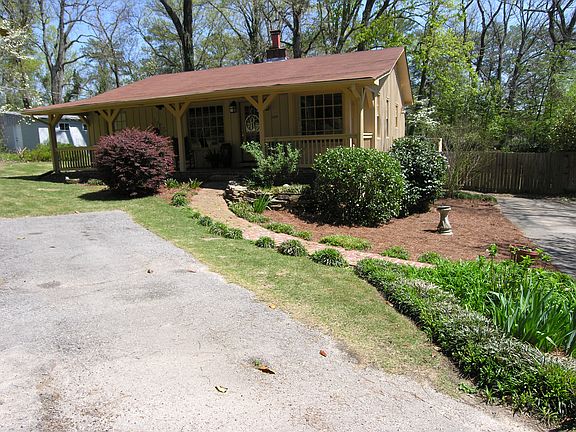 2nd image of 2209 Sherwood Pl