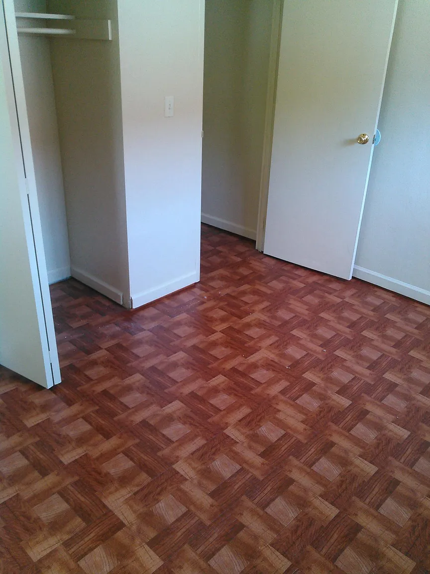 121 Franklin Ave photo 1