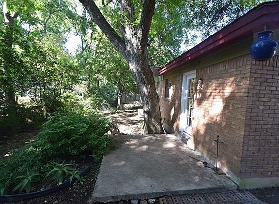 3rd image of 4527 Avenue H #B