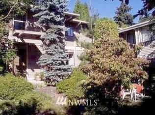 221 112th Ave SE APT 3, Bellevue, WA