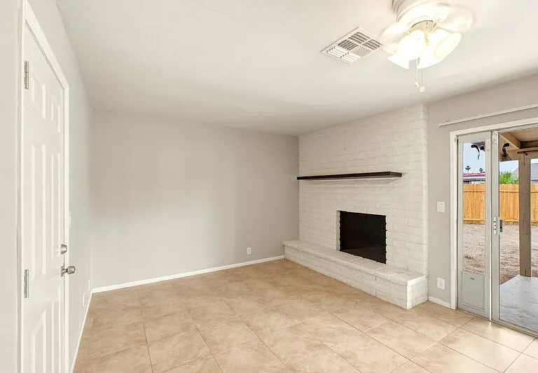 1224 E 9th Ave — Photo 6