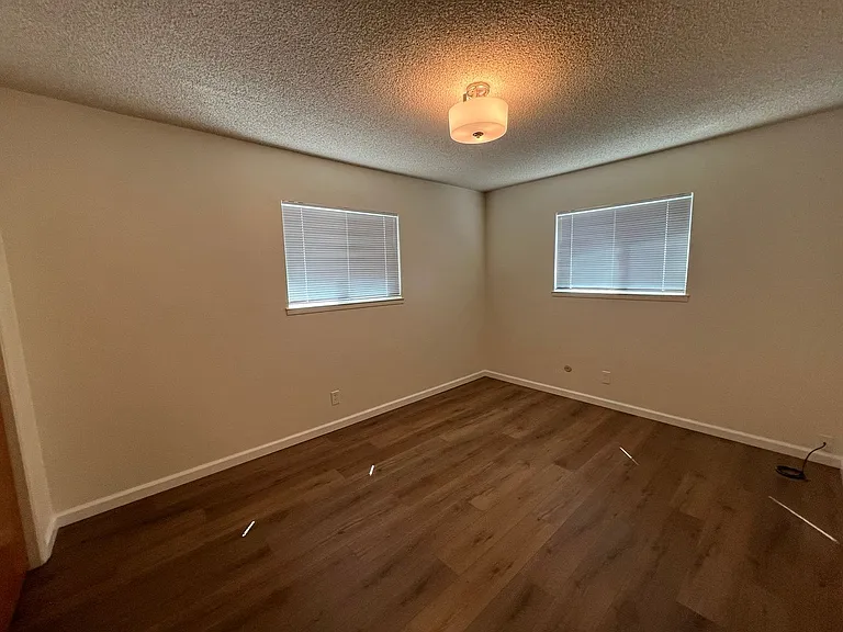 1250 Bolton Dr — Photo 14