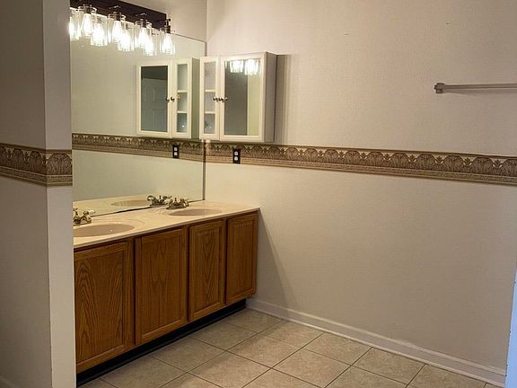 2nd image of 11501 KINGS RIDGE Court S