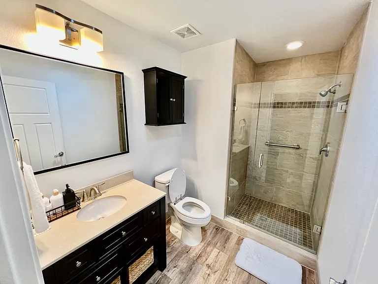 127 Jeffrey Cir — Photo 8