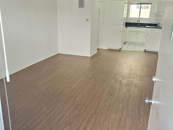 2nd image of 3723-25 Inglewood Blvd #1