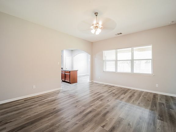 3rd image of 2105 Sweet Gum Dr