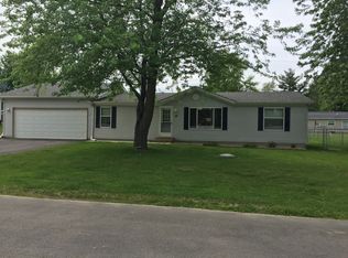 38 S Delmar Ct, Hebron, IN 46341