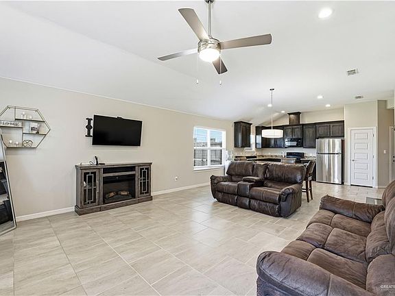 4th image of 304 S Paseo Del Rey St