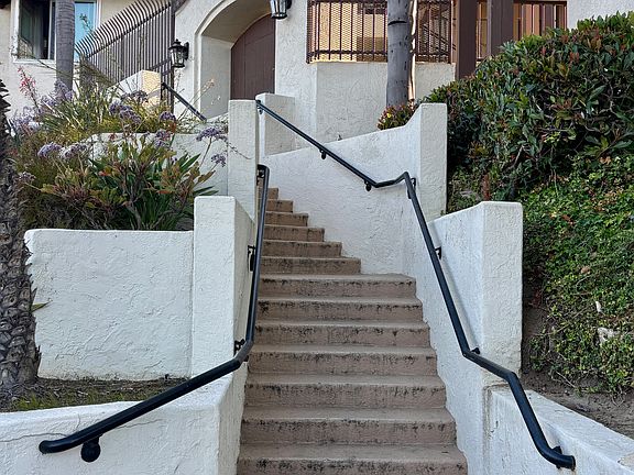 4th image of 2828 Famosa Blvd Unit 103