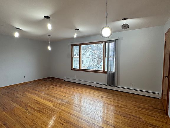 5th image of 61 Buschmann Ave