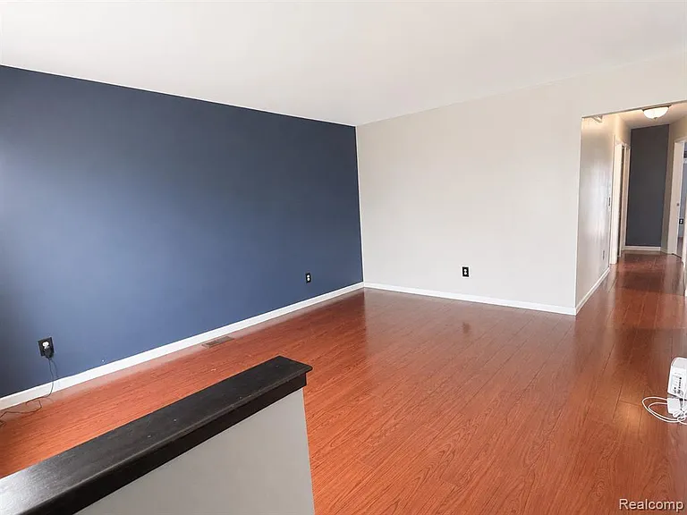 23400 Reynolds Ave — Photo 6