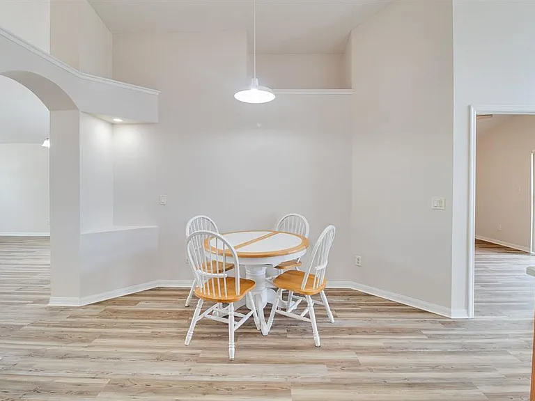 19756 Glen Elm Way — Photo 11