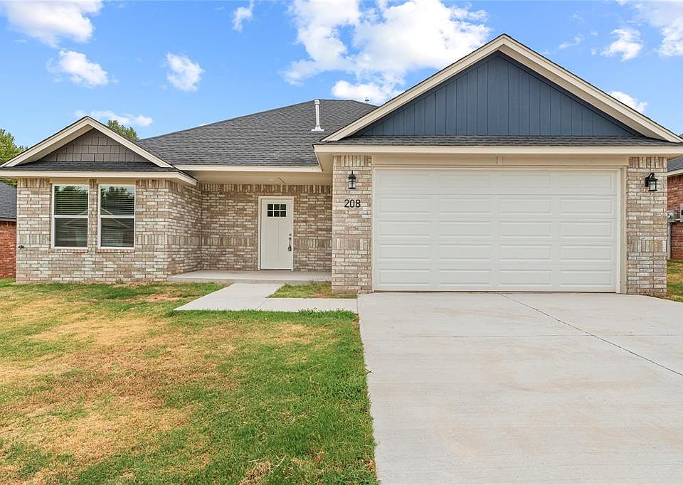 1st image of 208 E Abbot Ln
