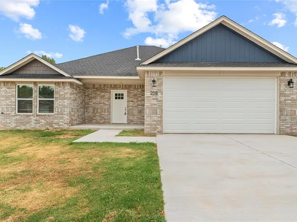 208 E Abbot Ln, Mustang, OK 73064