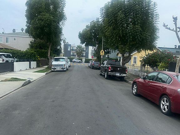 5th image of 4962 Fir St