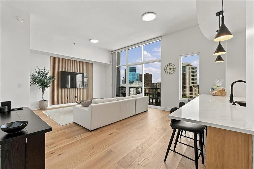 2 bed, 2.5 bath, 1512 sqft, $4,000 — Photo 1