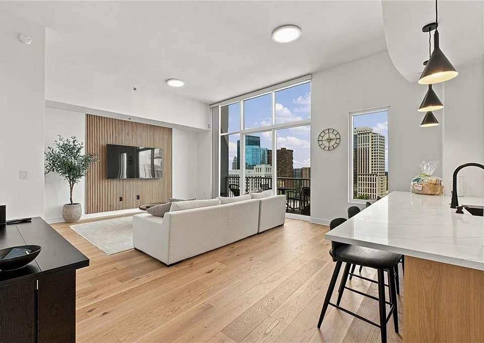 950 W Peachtree St NW #2009